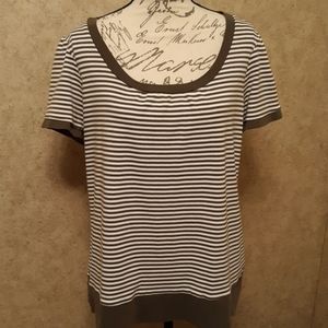 Cato Woman's nice top with semi puffy sleeves.